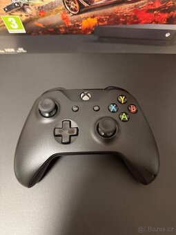 XBOX ONE X 1TB V TOP STAVU - 4