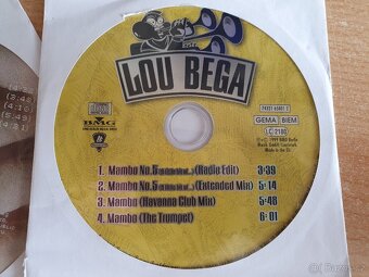 Použité cd, styl hudby u všech jde mimo mě. Dostal jsem - 4