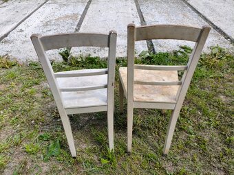 Staré párové masivní bílé židle - 4