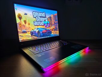 17,3" 240HZ_MSI RAIDER GE78HX_i9-13980HX_16GB_RTX 4070 8GB - 4