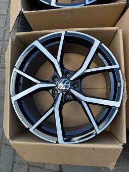 ORIGINÁL Alu Volkswagen ESTORIL R19, 5x112 - ZÁNOVNÍ, TOP - 4