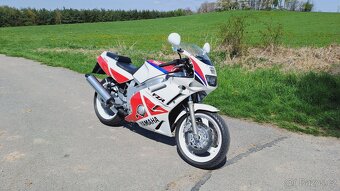 Yamaha FZR 600 3HE - 4