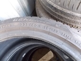 Zimní pneu 225/40 R18 - 4