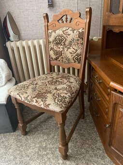Rustikální vitrína a 3 rustikální židle - 4