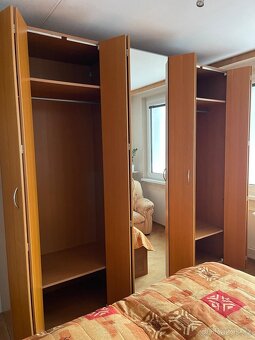 Šatní skříň - 4