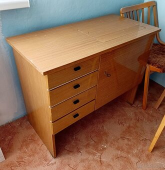 Šicí stroj Veritas 8014/36 - FUNKČNÍ - 4