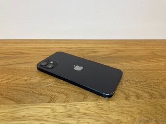 Apple iPhone 12 128GB Black - baterie 82% - 4