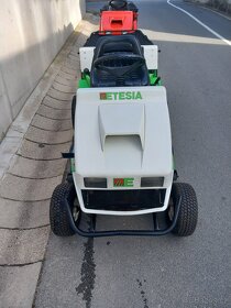 Prodám zahradní traktor Etesia 100 Hydro - 4