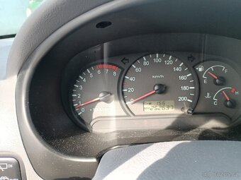 Hyundai accent 1.3i 63 kW rv 2005 - 4