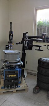 Zouvačka s pomocným ramenem a vyvažovacka 3D,automaty - 4