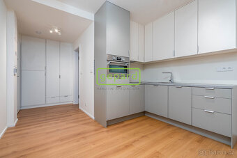 Prodej bytu 1+kk/B, 27 m2 + 4 m2, Praha 8-Kobylisy - 4