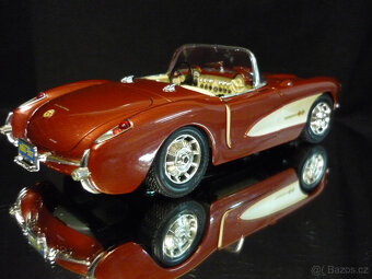 Chevrolet Corvette 1957 skořicový Bburago 1/18 - 4