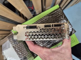 Grafická karta Invidia GTX 1050 - 4
