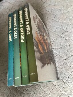 Knihy - Jaro  + Léto + Podzim + Zima v zahradě - komplet - 4