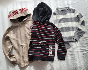 balíček oblečení vel. 122 - 4