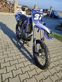 Yamaha YZ 125 - 4
