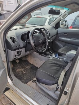 Toyota Hilux - 4