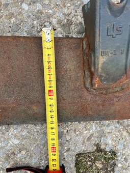 Břit-pravítko na lžíci bagru (Takeuchi) - 4