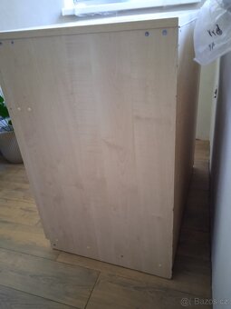 Přebalovací pult z masivu - 4