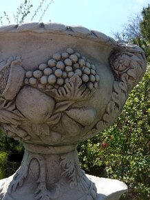Zahradní dekorace- Květník Váza s ovocem - 4