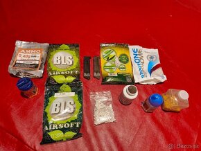 Prodám vybavení airsoftu (chrániče, oblečení, helma, praky) - 4