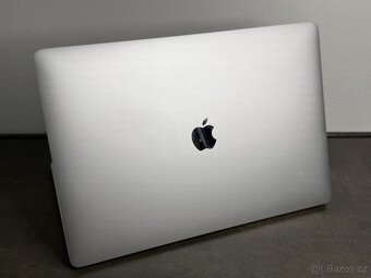 MacBook Pro 15'' 2017 / i7 / 16GB / 512GB SSD / Silver - D - 4