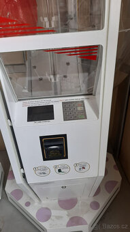 Designova květinova vitrina automat, doprava po Praze - 4