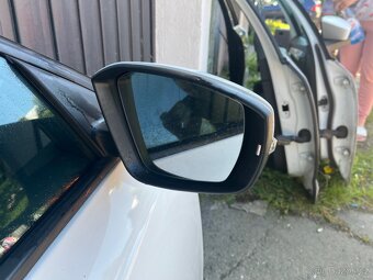 Predni prave dvere octavia 3 - 4