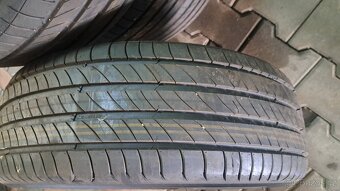 Prodám letní pneumatiky Michelin 205/55 R17 - 4