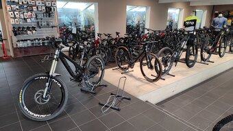 Sjezdové kolo Devinci Wilson Full Carbon 2016 - 4