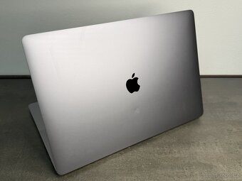 MacBook Pro 16'' 2019 i7 / 16GB / 512GB SSD / Space Gray - 4