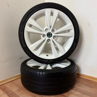 ŠKODA OCTAVIA RS 5x112 R18 ET51+LETNÍ 225/40R18 4m - 4