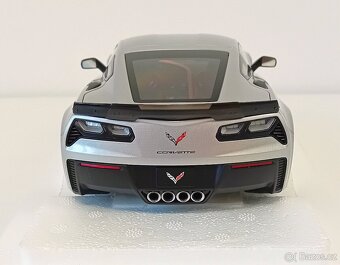 1:18 Autoart Chevrolet Corvette C7 Z06 2014 - 4
