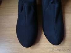 černé elastické kozačky (vel. 37) - zn. F&F - 4