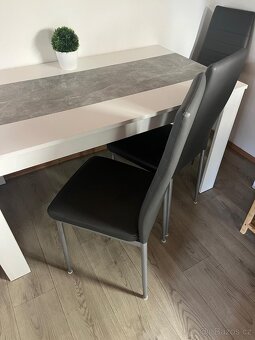 Jidelni stul a zidle - 4