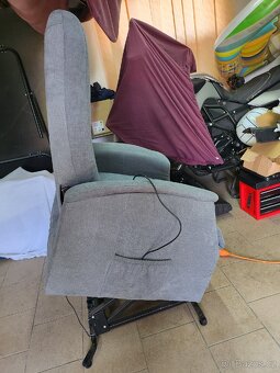 ELEKTRICKY POLOHOVATELNÉ KŘESLO - 4