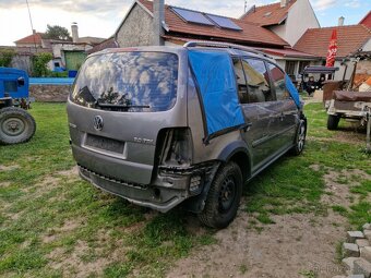 Volkswagen Cross Touran na náhradní díly - 4