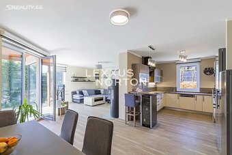 Bungalov, 5+kk, Zahrada, bazén, terasa, pergola, FTV - 4