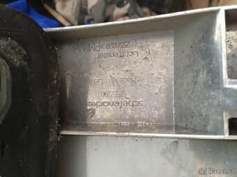 Pravé zadní světlo MERCEDES W220 + prahové lišty - 4