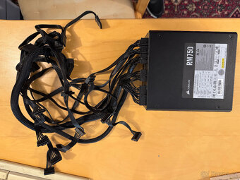 Corsair RM750 - 750W, 80 PLUS Gold, modulár, záruka - 4