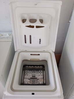 Vrchem plněná pračka Whirlpool – funkční, čistá - 4