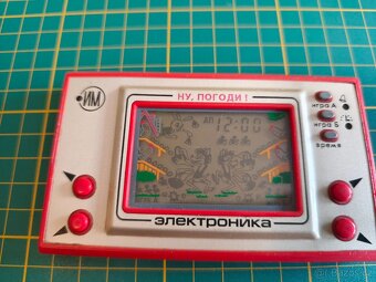Stará retro ruská digi hra"jen počkej zajíci" - 4