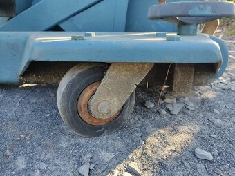 2 tunový mobilní hydraulický zvedák na automobil - 4