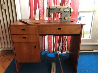 Šicí stroj Veritas včetně dřevěné skříňky - 4