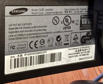 24" obrovský Samsung SyncMaster 2443NW včetně kabeláže - 4
