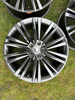19" sada originálních ALU disků Canopus Škoda Superb 3 +TPM - 4