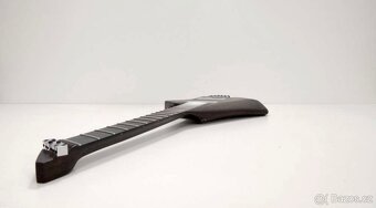 Ručně vyrobená elektrická kytara UFO - 4