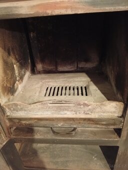 Prodám krbová kamna s výměníkem - 4