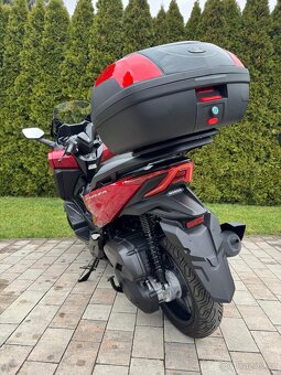 Honda Forza 125 RED - 4