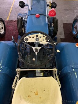 Traktor Zetor 25K - 4